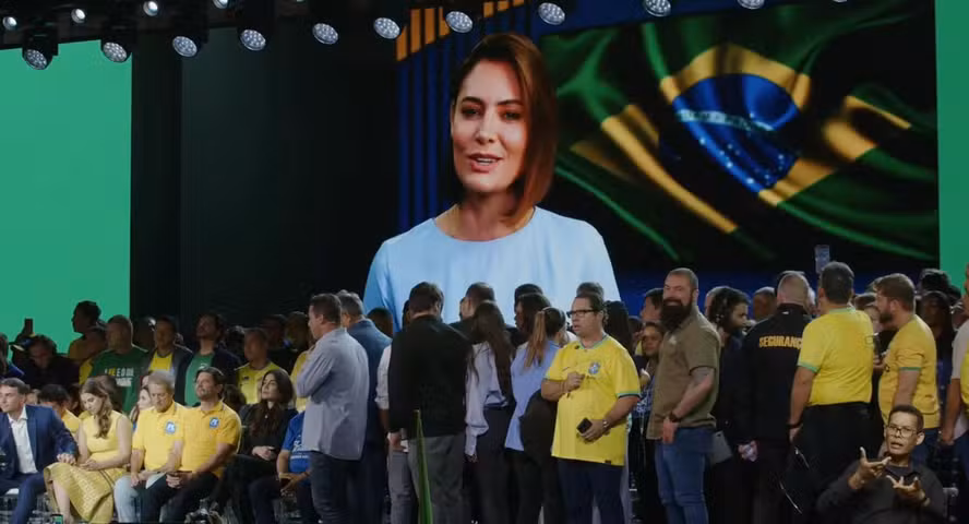 PL oficializa Flávio Bolsonaro candidato à Presidência em convenção marcada por apoio de Michelle, presença de Milei e defesa do legado de Jair Bolsonaro PL oficializa Flávio Bolsonaro candidato à Presidência em convenção marcada por apoio de Michelle, presença de Milei e defesa do legado de Jair Bolsonaro