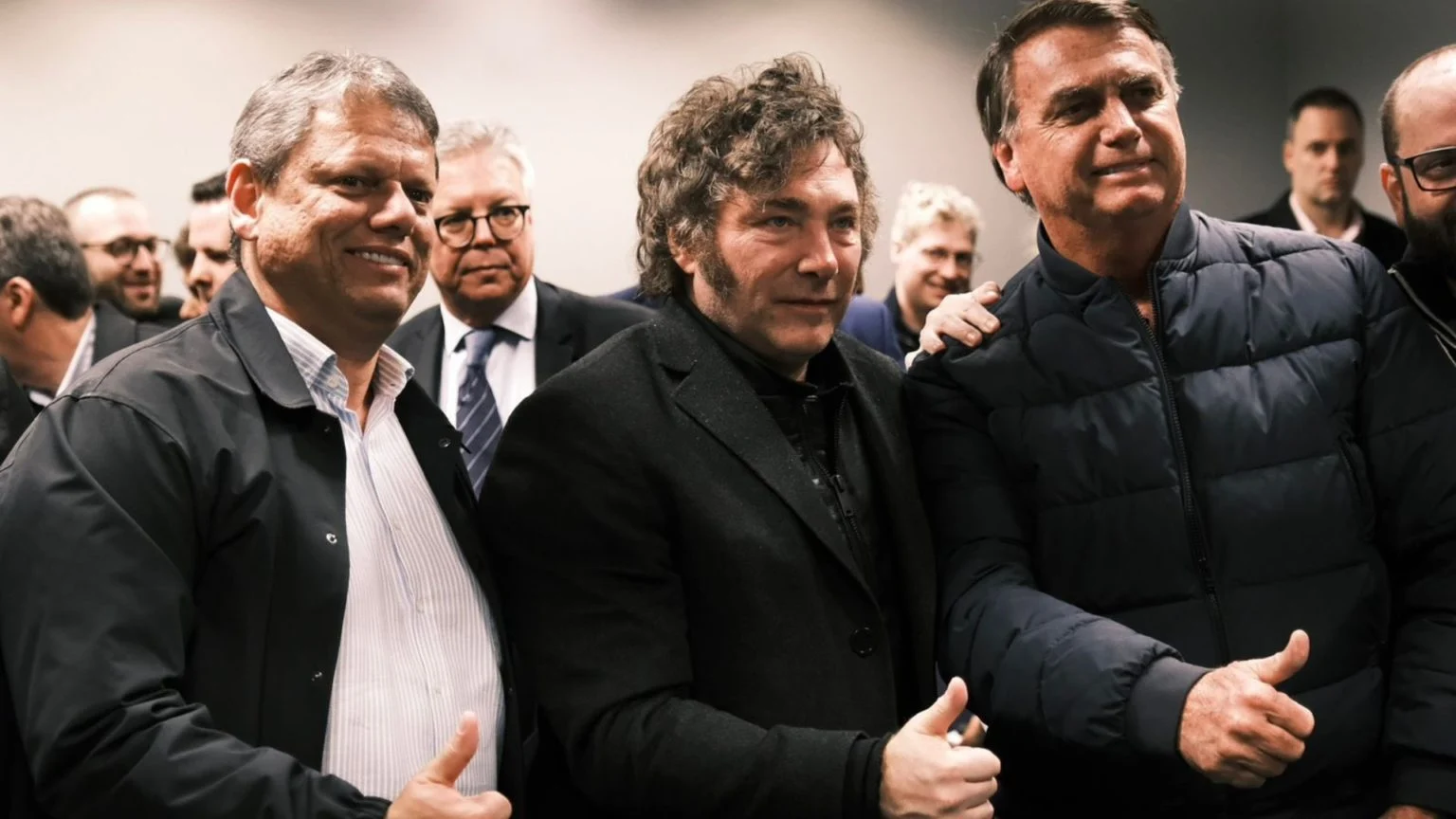 Milei se reúne com Tarcísio antes de convenção que oficializará candidatura de Flávio Bolsonaro Milei se reúne com Tarcísio antes de convenção que oficializará candidatura de Flávio Bolsonaro