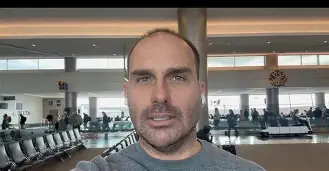 Eduardo Bolsonaro obtém green card dos EUA em meio a condenação no STF e amplia permanência no país Eduardo Bolsonaro obtém green card dos EUA em meio a condenação no STF e amplia permanência no país