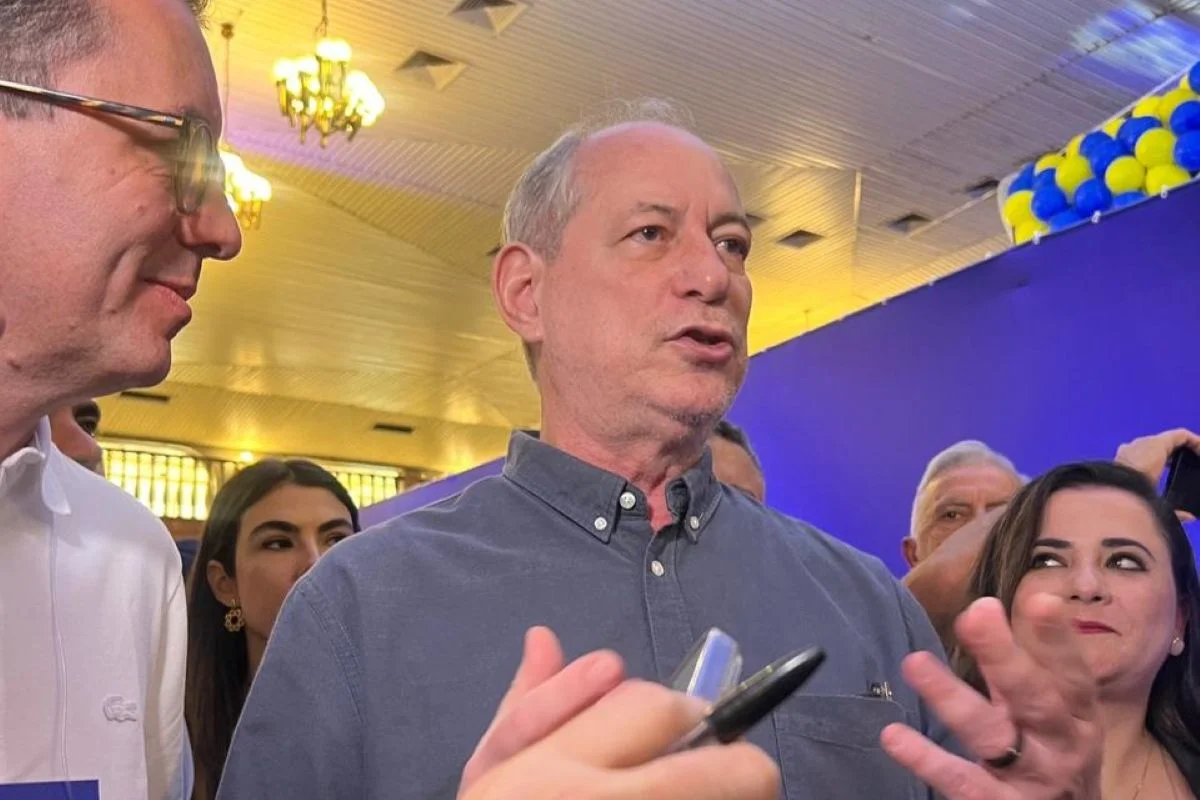 Sem Aécio, Ciro Gomes admite apoiar Caiado ou Renan Santos na disputa presidencial Sem Aécio, Ciro Gomes admite apoiar Caiado ou Renan Santos na disputa presidencial