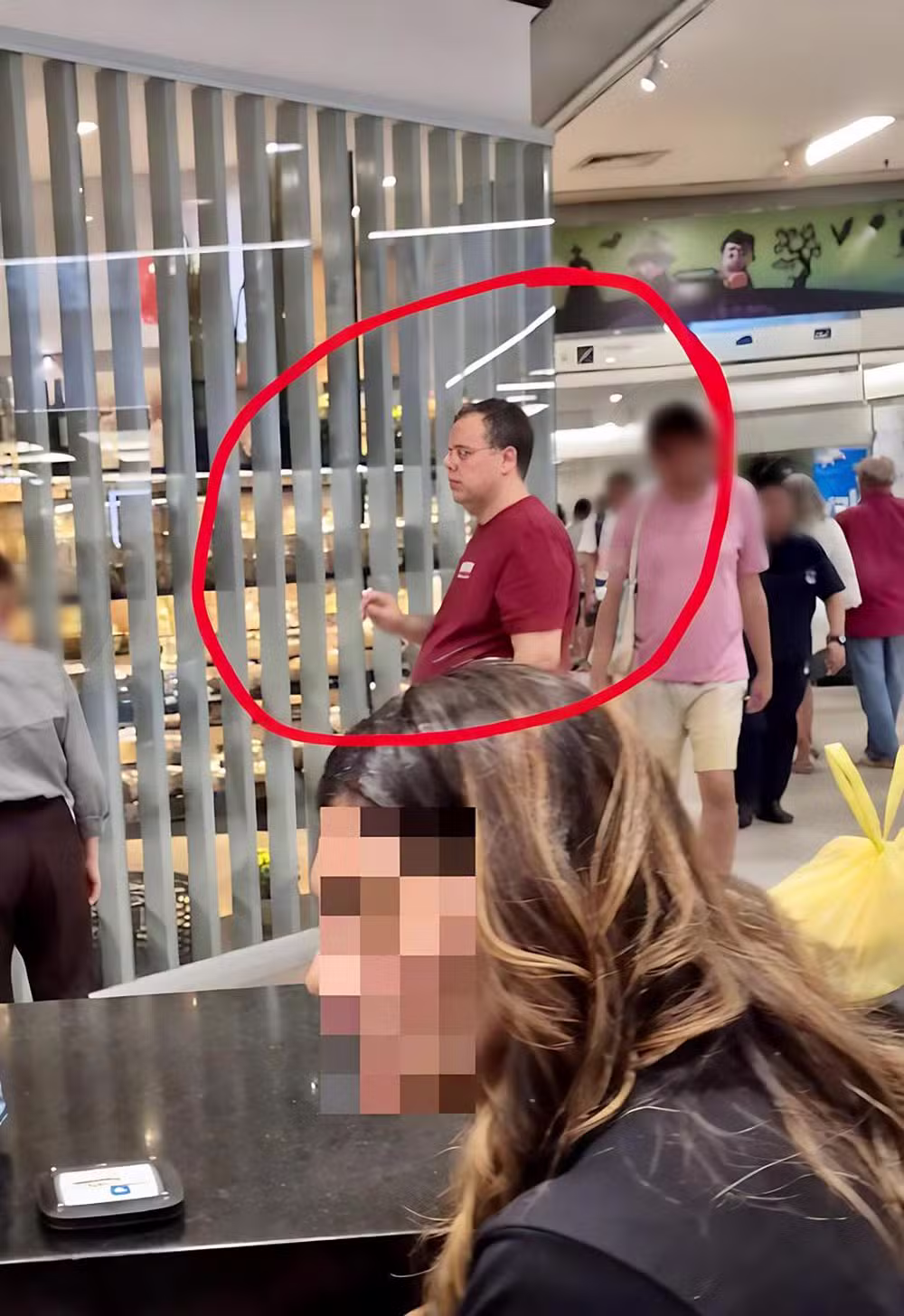 Condenado pelo massacre do Morumbi Shopping é visto circulando em shopping de Salvador e gera preocupação entre frequentadores Condenado pelo massacre do Morumbi Shopping é visto circulando em shopping de Salvador e gera preocupação entre frequentadores