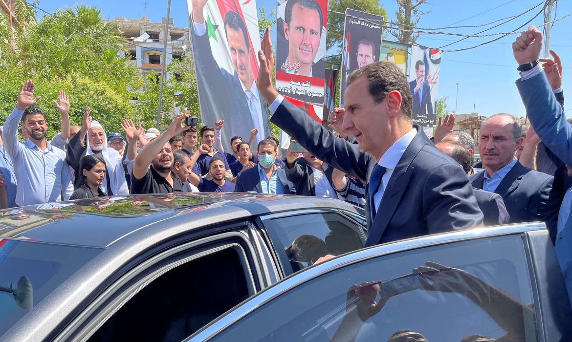 Síria condena Bashar al-Assad à morte por crimes contra a humanidade e crimes de guerra Síria condena Bashar al-Assad à morte por crimes contra a humanidade e crimes de guerra
