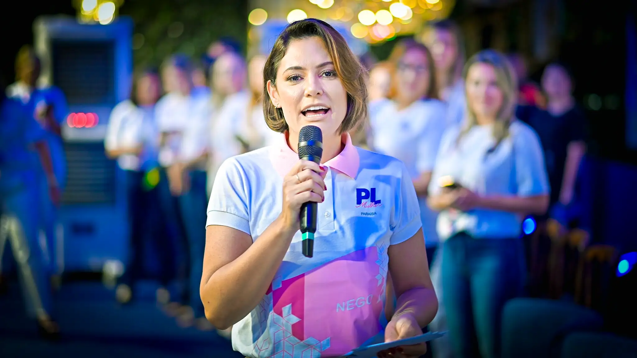 Michelle declara apoio a Flávio Bolsonaro e sela reaproximação política durante convenção do PL Michelle declara apoio a Flávio Bolsonaro e sela reaproximação política durante convenção do PL