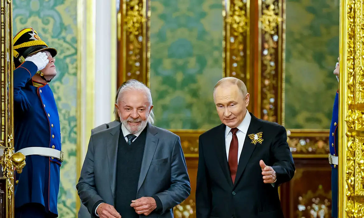 Lula e Putin conversam por telefone e reforçam parceria estratégica entre Brasil e Rússia Lula e Putin conversam por telefone e reforçam parceria estratégica entre Brasil e Rússia