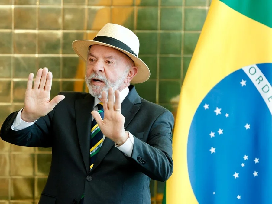 Lula chama revogação de visto de embaixadora brasileira nos EUA de “irresponsável” e acusa tentativa de interferência eleitoral Lula chama revogação de visto de embaixadora brasileira nos EUA de “irresponsável” e acusa tentativa de interferência eleitoral
