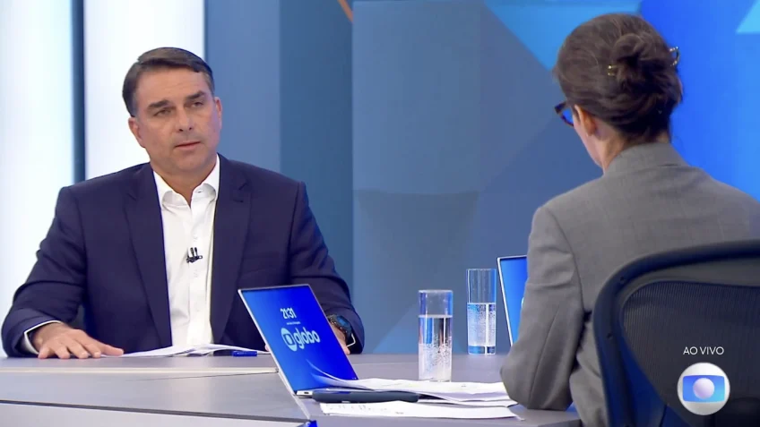 Flávio Bolsonaro reduz relação com Daniel Vorcaro ao financiamento de filme sobre o pai Flávio Bolsonaro reduz relação com Daniel Vorcaro ao financiamento de filme sobre o pai