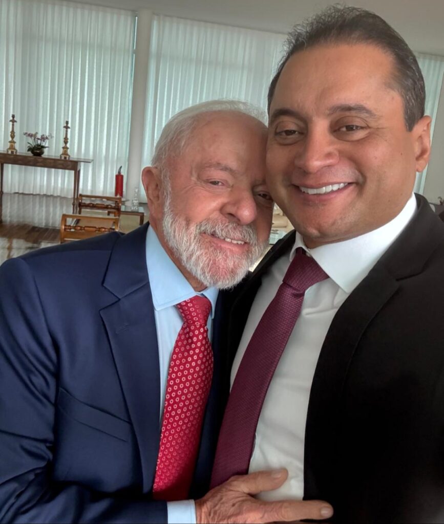 PF apreende dinheiro em espécie e máquina de contar notas em operação que investiga suposto esquema ligado a vice-líder de Lula no Senado