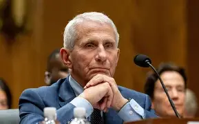 Diários de Anthony Fauci divulgados pelo Senado dos EUA reacendem debate sobre gestão da pandemia de Covid-19 Diários de Anthony Fauci divulgados pelo Senado dos EUA reacendem debate sobre gestão da pandemia de Covid-19