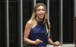 Conselho de Ética abre caminho para processo contra Erika Hilton, mas calendário eleitoral pode impedir desfecho Conselho de Ética abre caminho para processo contra Erika Hilton, mas calendário eleitoral pode impedir desfecho