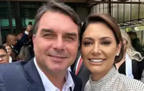Flávio e Michelle Bolsonaro deixam crise para trás e aparecem juntos em vídeo de campanha