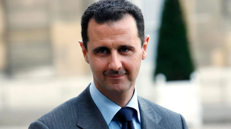 Bashar al-Assad é condenado à morte na Síria por crimes de guerra e contra a humanidade Bashar al-Assad é condenado à morte na Síria por crimes de guerra e contra a humanidade