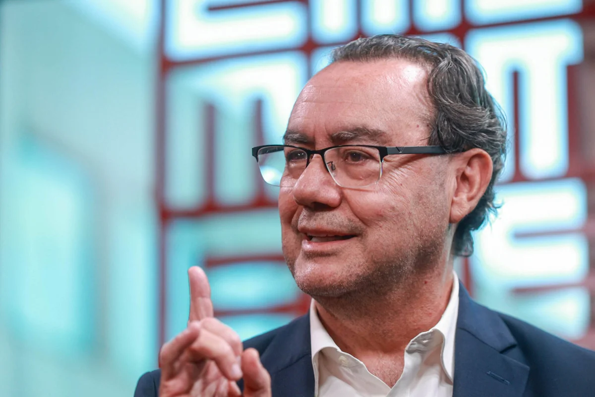 Augusto Cury endurece discurso contra big techs, propõe reforma no STF e sinaliza nomes do governo Augusto Cury endurece discurso contra big techs, propõe reforma no STF e sinaliza nomes do governo