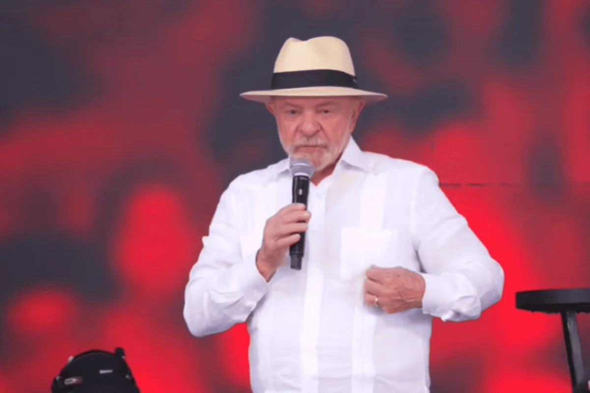 Lula usa ato do MTST em Taboão da Serra para defender governo e exaltar Haddad e Tebet