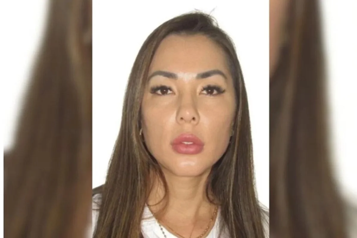 Justiça de São Paulo revoga tornozeleira eletrônica de Karen Tanaka, investigada por suposta lavagem de dinheiro ligada ao PCC Justiça de São Paulo revoga tornozeleira eletrônica de Karen Tanaka, investigada por suposta lavagem de dinheiro ligada ao PCC