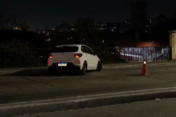 Motorista embriagado atropela e mata casal a minutos de casa na Zona Leste de São Paulo Motorista embriagado atropela e mata casal a minutos de casa na Zona Leste de São Paulo