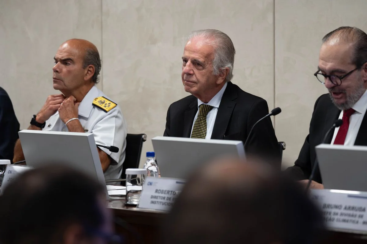 Se os EUA invadirem o Brasil, “eu preferiria abrir o portão”, diz José Múcio Se os EUA invadirem o Brasil, “eu preferiria abrir o portão”, diz José Múcio
