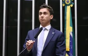 Nikolas Ferreira elogia Bukele e diz que “direitos humanos têm que ser para humanos direitos” durante ato eleitoral em Juiz de Fora Nikolas Ferreira elogia Bukele e diz que “direitos humanos têm que ser para humanos direitos” durante ato eleitoral em Juiz de Fora