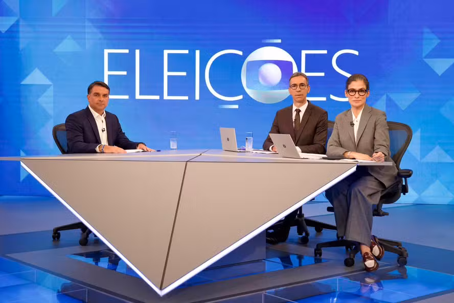 Flávio Bolsonaro tenta ligar caso Banco Master a Lula e chama julgamento de Jair Bolsonaro de “golpe da Disney”