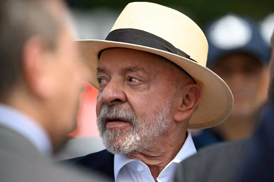 Lula diz acreditar na inocência de Lulinha e de ex-chefe de gabinete, mas defende investigação