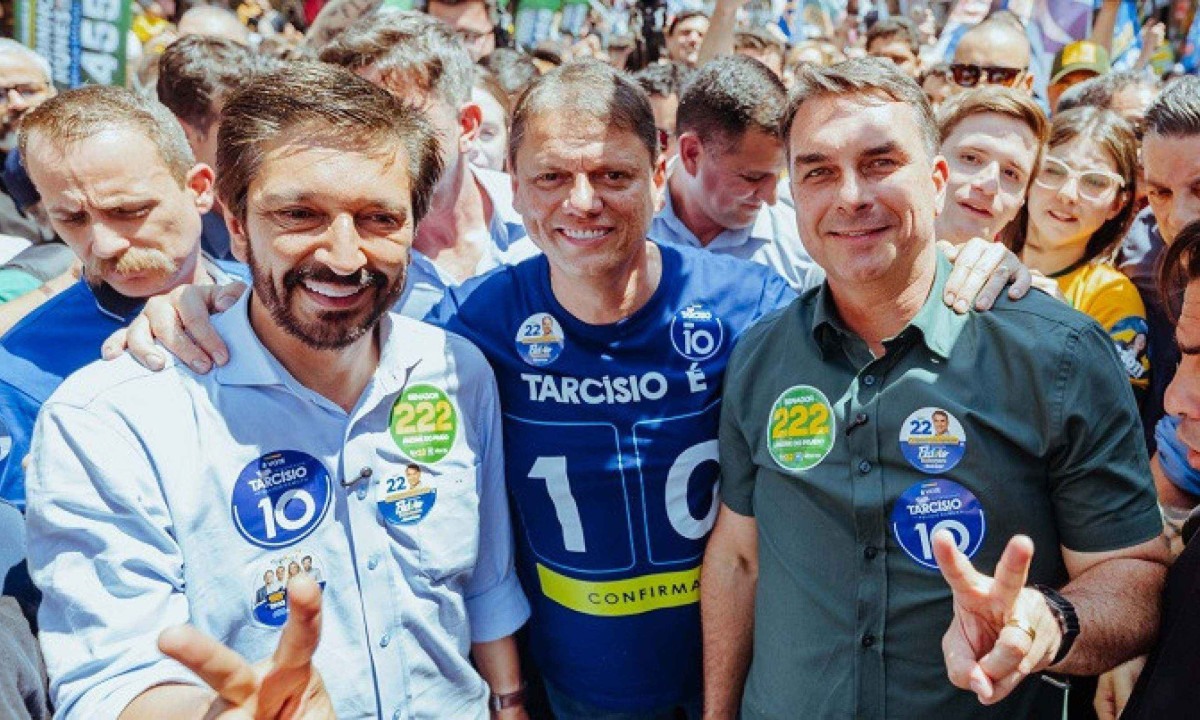 Flávio Bolsonaro diz que Lula não consegue andar na rua por ser hostilizado