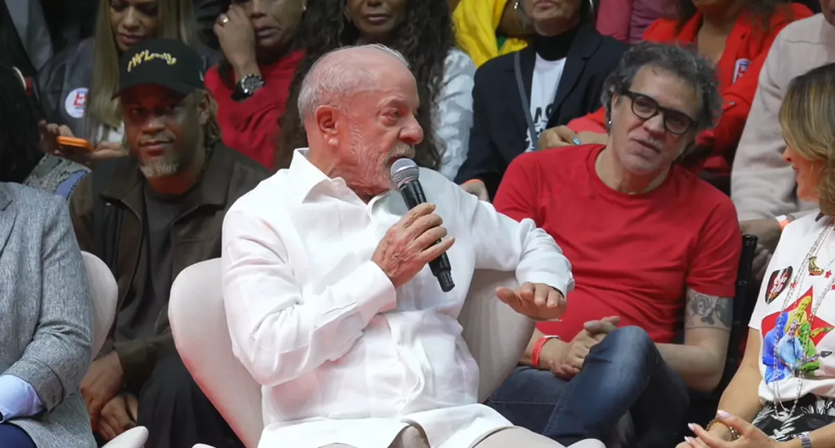Lula volta a atacar Trump e diz que presidente americano fala como se estivesse ameaçando o mundo Lula volta a atacar Trump e diz que presidente americano fala como se estivesse ameaçando o mundo
