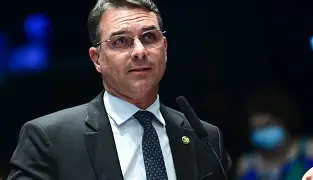 TSE nega direito de resposta a Flávio Bolsonaro e mantém propaganda de Lula que o associa ao caso Banco Master TSE nega direito de resposta a Flávio Bolsonaro e mantém propaganda de Lula que o associa ao caso Banco Master