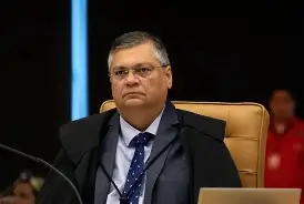 Dino manda PF investigar ataques a imagens religiosas em meio à polêmica sobre Nossa Senhora Aparecida Dino manda PF investigar ataques a imagens religiosas em meio à polêmica sobre Nossa Senhora Aparecida