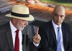 Moraes enfrenta sessão turbulenta no STF enquanto Lula evita comentar julgamento no Planalto