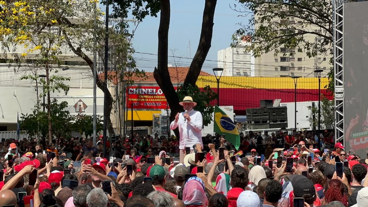 Lula provoca Trump em comício: “Faça um Pix para você ver como é bom” e transforma disputa com os EUA em munição política Lula provoca Trump em comício: “Faça um Pix para você ver como é bom” e transforma disputa com os EUA em munição política