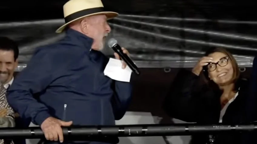 Lula volta a chamar Janja pelo nome de Marisa durante evento em Guarulhos; troca de nomes vira assunto