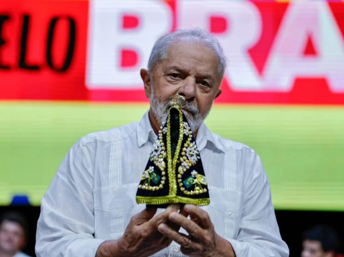 Janja publica Lula com Nossa Senhora Aparecida após polêmica eleitoral envolvendo Flávio Bolsonaro Janja publica Lula com Nossa Senhora Aparecida após polêmica eleitoral envolvendo Flávio Bolsonaro
