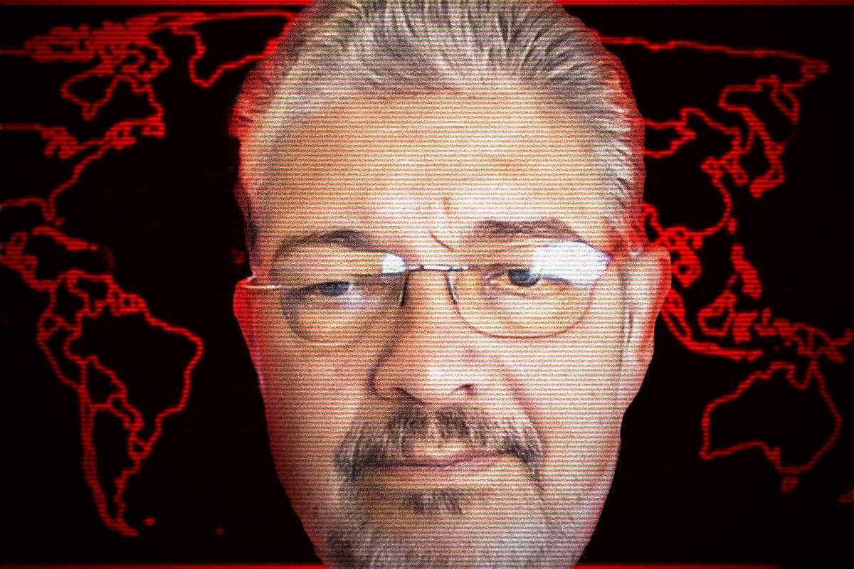 Governo Lula concede honraria a diplomata punido após beijo sem consentimento