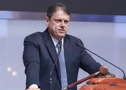 Tarcísio troca desfile de 7 de Setembro por agenda religiosa e reforça aproximação com ato de Flávio Bolsonaro Tarcísio troca desfile de 7 de Setembro por agenda religiosa e reforça aproximação com ato de Flávio Bolsonaro