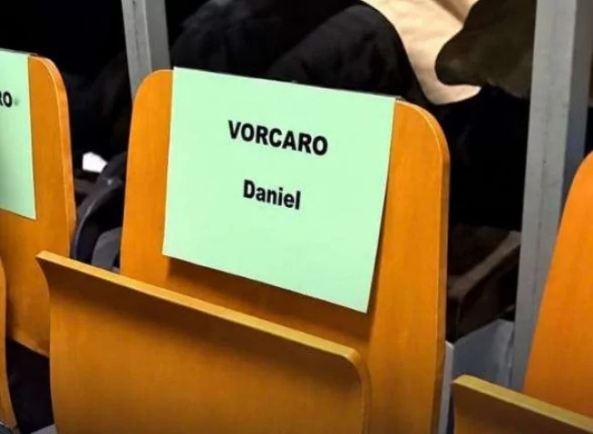 Cadeira reservada a Daniel Vorcaro em evento de Lula em Paris levanta questionamentos sobre proximidade com o governo