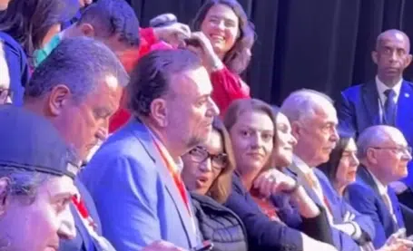Deltan Dallagnol divulga vídeo em que Janja teria chamado ex-procurador de “burro” durante debate da Band; episódio provoca questionamentos sobre comportamento da primeira-dama Deltan Dallagnol divulga vídeo em que Janja teria chamado ex-procurador de “burro” durante debate da Band; episódio provoca questionamentos sobre comportamento da primeira-dama