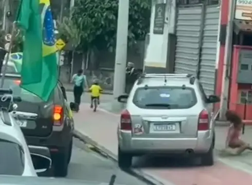Atropelamento de crianças em Ilhabela provoca indignação e levanta alerta sobre intolerância política Atropelamento de crianças em Ilhabela provoca indignação e levanta alerta sobre intolerância política