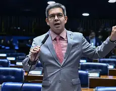 Randolfe Rodrigues agradece aos eleitores do Amapá após derrota nas urnas e reafirma apoio a Lula