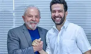JANONES SAI EM DEFESA DE LULA APÓS PRESIDENTE CHAMAR FLÁVIO BOLSONARO DE “MALANDRO CARIOCA” DURANTE DEBATE DA BAND
