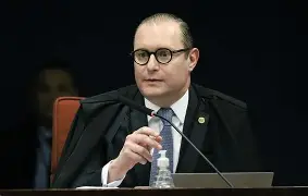 Nunes Marques reconduz Zanin ao TSE após cobrança e reacende tensão às vésperas da eleição