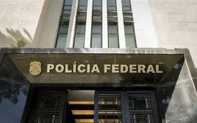 PF vai à sede do PL após suspeita envolvendo Flávio Bolsonaro; Sóstenes questiona coincidências e levanta alerta sobre perseguição política PF vai à sede do PL após suspeita envolvendo Flávio Bolsonaro; Sóstenes questiona coincidências e levanta alerta sobre perseguição política