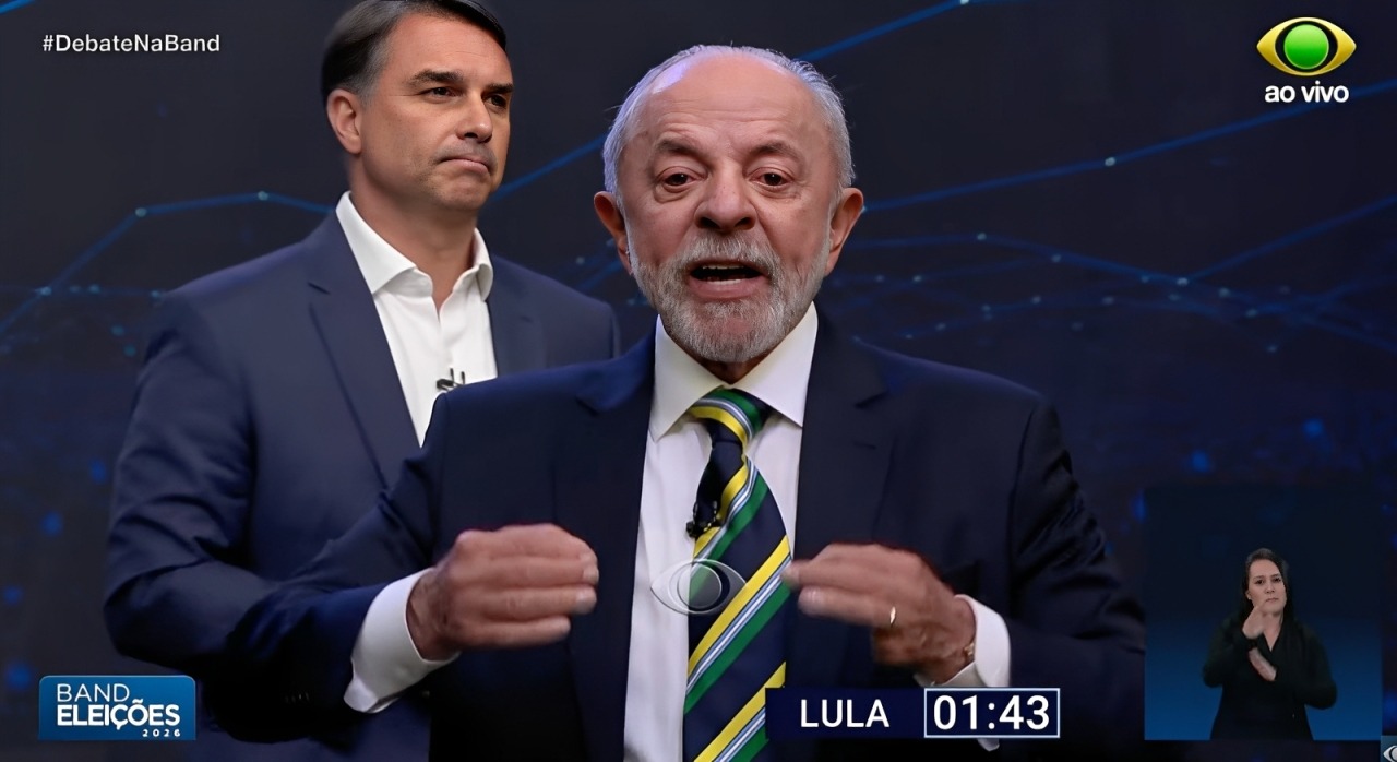 LULA CHAMA FLÁVIO BOLSONARO DE “MALANDRO CARIOCA” E PROVOCA REAÇÃO: “É ASSIM QUE ELE TRATA AS PESSOAS” LULA CHAMA FLÁVIO BOLSONARO DE “MALANDRO CARIOCA” E PROVOCA REAÇÃO: “É ASSIM QUE ELE TRATA AS PESSOAS”