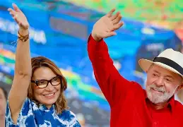 Governo Lula atrasa salários e deixa mais de 20 embaixadas e consulados brasileiros sem repasses em 13 países; funcionários cobram pagamento e Itamaraty promete regularização Governo Lula atrasa salários e deixa mais de 20 embaixadas e consulados brasileiros sem repasses em 13 países; funcionários cobram pagamento e Itamaraty promete regularização