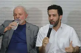 André Janones passa mal após debate entre Lula e Flávio Bolsonaro e é internado na UTI; atuação nas redes sociais volta ao centro das atenções André Janones passa mal após debate entre Lula e Flávio Bolsonaro e é internado na UTI; atuação nas redes sociais volta ao centro das atenções