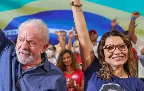TSE manda retirar vídeos de Lula e Janja contra Flávio Bolsonaro por falta de comprovação das acusações