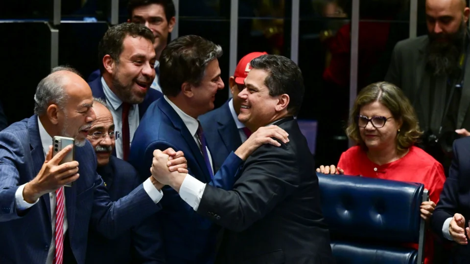 “Não falei que ia dar certo”: gargalhada de Alcolumbre sobre a escala 6×1 provoca questionamentos e expõe o risco de transformar uma pauta trabalhista em troféu político “Não falei que ia dar certo”: gargalhada de Alcolumbre sobre a escala 6×1 provoca questionamentos e expõe o risco de transformar uma pauta trabalhista em troféu político