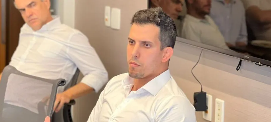 Deputado estadual eleito Felipe Sertanejo relata ataque a tiros em São Paulo: “Deram um tiro no meu carro em direção à minha cabeça” Deputado estadual eleito Felipe Sertanejo relata ataque a tiros em São Paulo: “Deram um tiro no meu carro em direção à minha cabeça”
