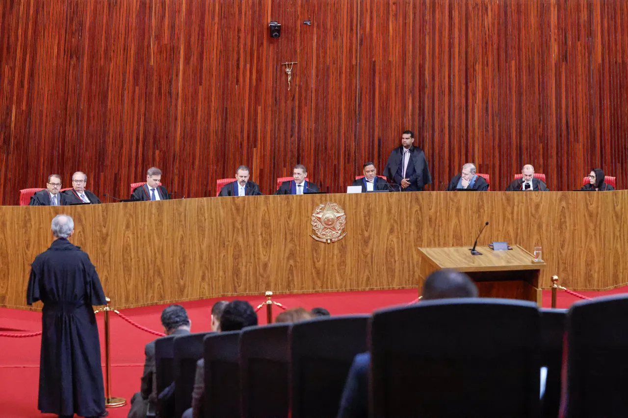 TSE torna inelegível candidato condenado por violência contra mulher e envia proposta ao Congresso; decisão histórica reforça proteção às mulheres e merece reconhecimento TSE torna inelegível candidato condenado por violência contra mulher e envia proposta ao Congresso; decisão histórica reforça proteção às mulheres e merece reconhecimento