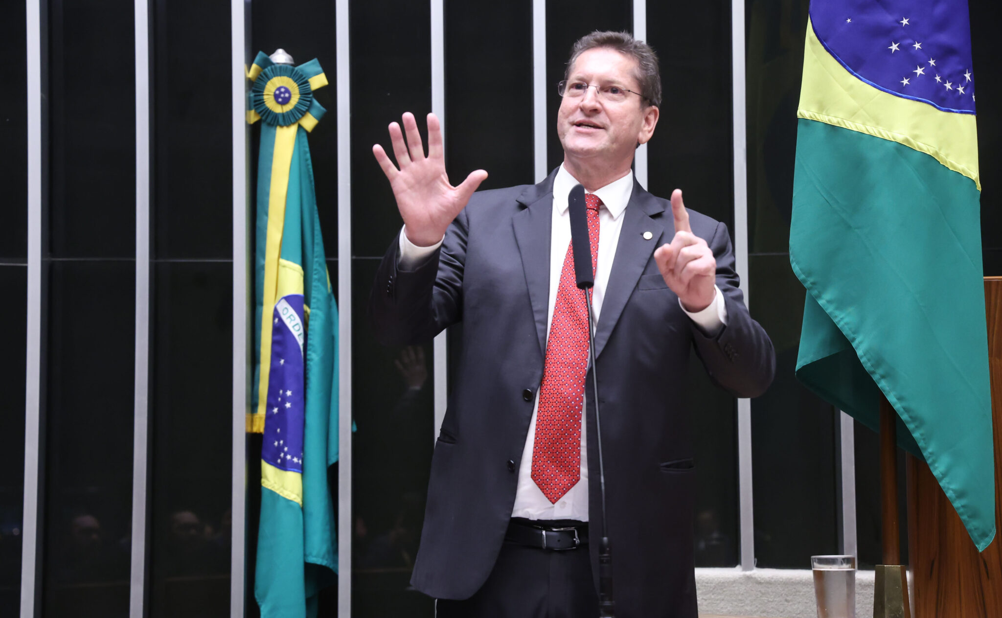 Repúdio à declaração de Jilmar Tatto: deputado do PT diz ter informações da PF sobre novas prisões de bolsonaristas e provoca reação da oposição