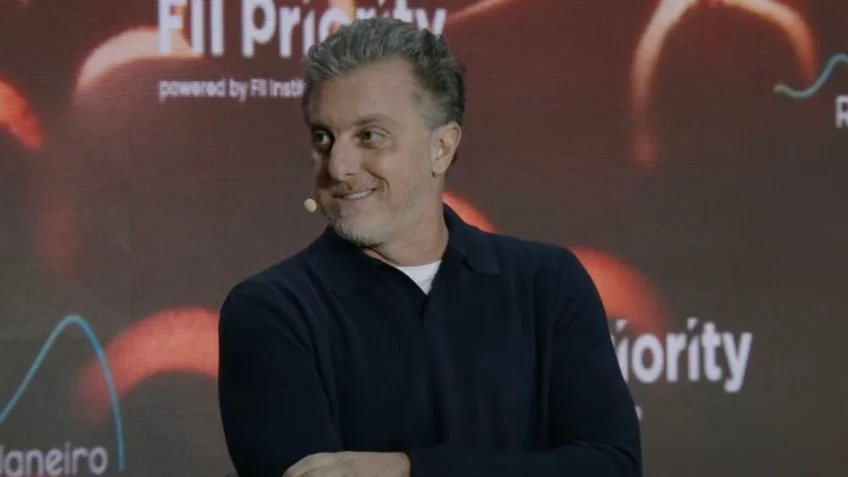 Lula critica Globo e Luciano Huck e chama relações de Vorcaro de “putaria” durante entrevista ao Flow