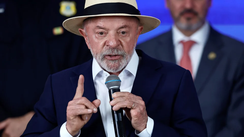 LULA DEFENDE A “SAIDINHA” DE PRESOS E COLOCA O CONVÍVIO FAMILIAR NO CENTRO DO DEBATE: E A SEGURANÇA DAS FAMÍLIAS BRASILEIRAS? LULA DEFENDE A “SAIDINHA” DE PRESOS E COLOCA O CONVÍVIO FAMILIAR NO CENTRO DO DEBATE: E A SEGURANÇA DAS FAMÍLIAS BRASILEIRAS?